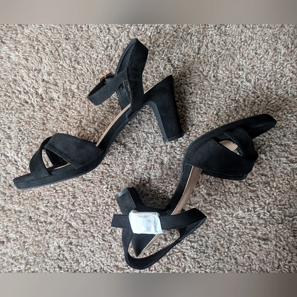Dream Pairs Chunky Ankle Strap Sandal Heels Size 9 NWT - Picture 7 of 9